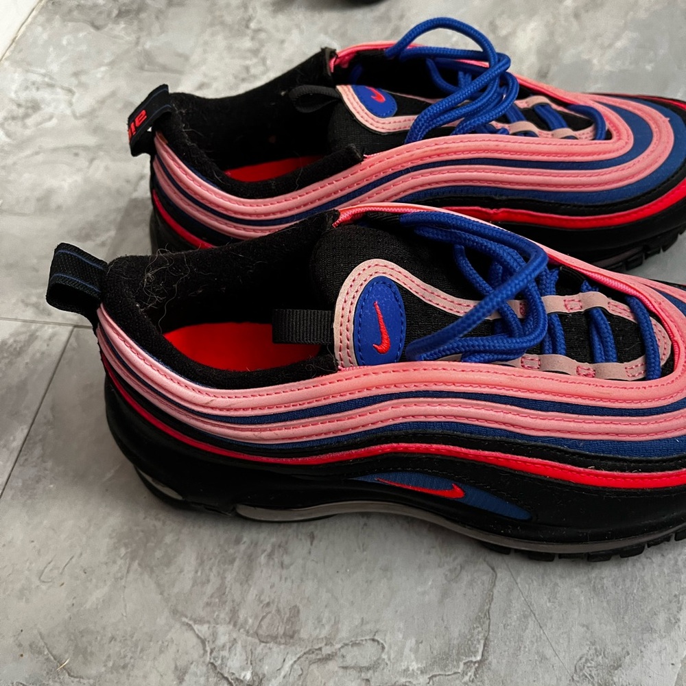 air max sneakers